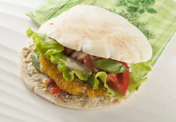 Рецепт «Бургер с&nbsp;рыбной котлетой в&nbsp;пите»