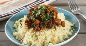 Быстрый кус-кус с&nbsp;фаршем и&nbsp;овощным соте