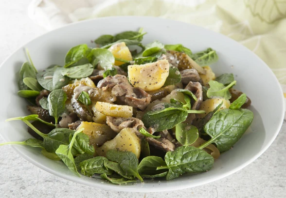 Рецепт «Теплый салат с&nbsp;желудками Конфи»