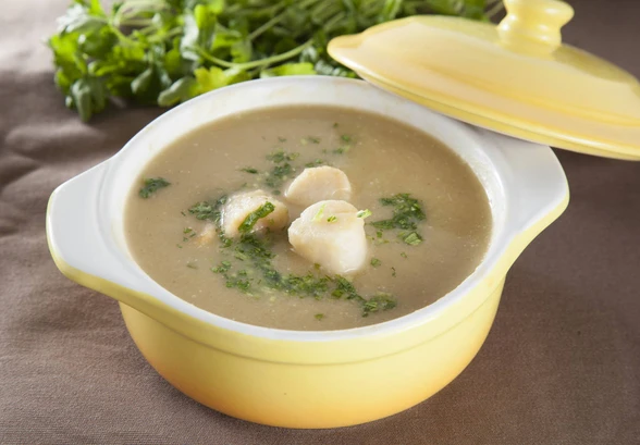 Рецепт «Крем-суп с&nbsp;пореем и&nbsp;гребешками»