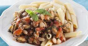 Паста с&nbsp;мидиями и&nbsp;белой фасолью