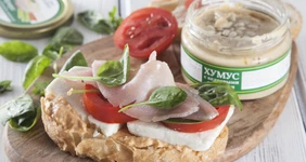 Тосты с&nbsp;хумусом