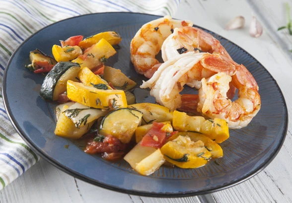 Рецепт «Огненные креветки с&nbsp;быстрым рататуем»