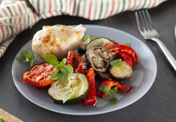 Рецепт «Куриные ножки с&nbsp;запеченными овощами»