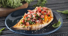 Печеный батат со свежей начинкой