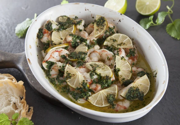 Рецепт «Креветки с&nbsp;зеленым маслом и&nbsp;лаймом»