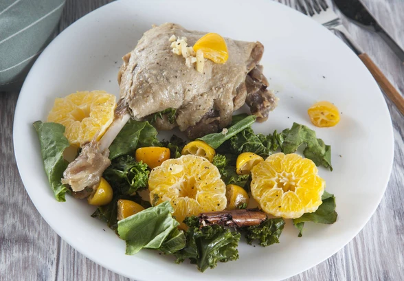 Рецепт «Конфи из&nbsp;утки с&nbsp;кумкватами и&nbsp;кейлом»