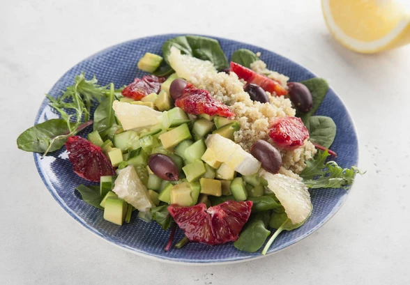 Рецепт «Салат с&nbsp;киноа, авокадо и&nbsp;апельсинами»