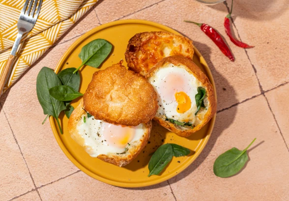 Рецепт «Яйца в&nbsp;хлебе со шпинатом и&nbsp;сыром»