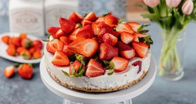 Клубничный чизкейк без&nbsp;выпечки