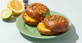 Горячие бутерброды с&nbsp;яйцом и&nbsp;сыром