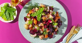 Летний винегрет из&nbsp;молодых овощей