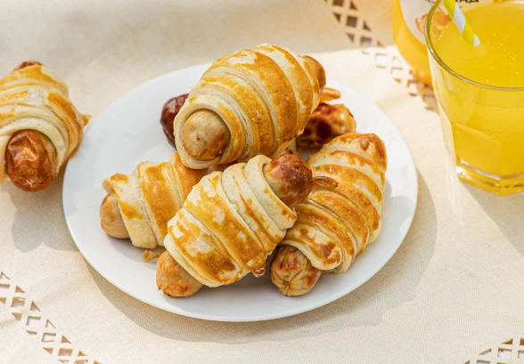 Рецепт «Сосиски в&nbsp;слоёном тесте»