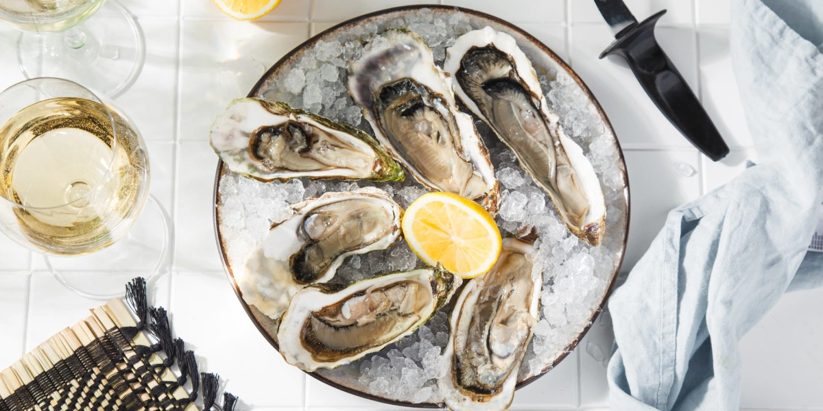 Как открывать устрицы и&nbsp;есть их правильно