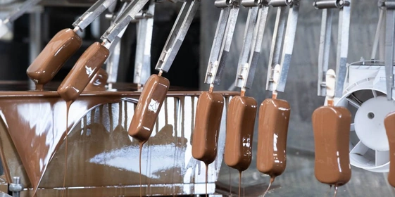 В шоколаде для&nbsp;мороженого ВкусВилла не содержится растительных жиров 