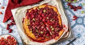 Пироги с&nbsp;дачными ягодами: клубникой, вишней, смородиной и&nbsp;другими