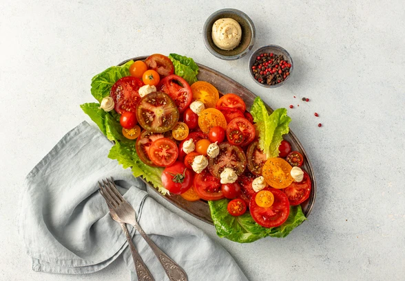 Рецепт «Сет помидоров с&nbsp;домашним соусом «Цезарь»»