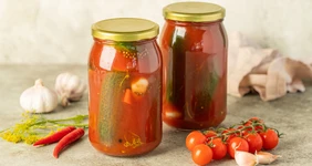 Заготовки на&nbsp;зиму: рецепты маринованных помидоров и&nbsp;огурцов, лечо, кетчупа и&nbsp;кабачковой икры