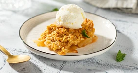 Яблочный крисп с&nbsp;овсянкой