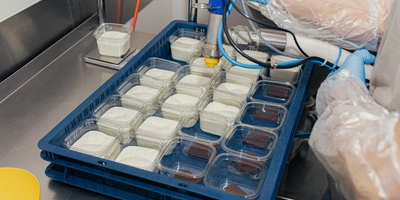 В основе десерта мусс из&nbsp;сливочного сыра и&nbsp;хрустящая крошка