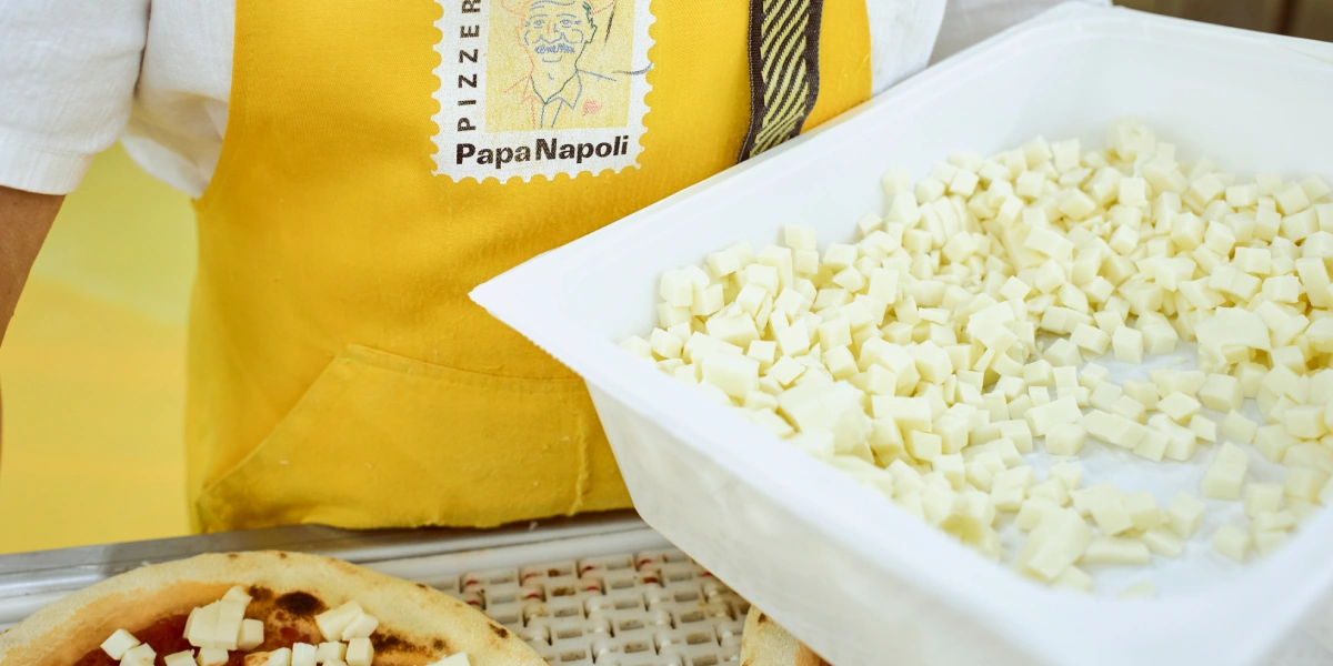 Пышная, сырная и&nbsp;с&nbsp;леопардовым бортом: как производят замороженную неаполитанскую пиццу