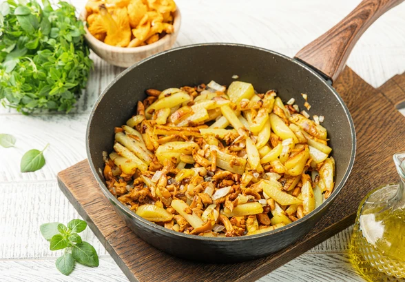 Рецепт «Жареная картошка с&nbsp;лисичками»