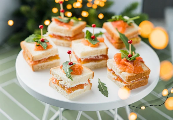 Рецепт «Канапе с&nbsp;сёмгой и&nbsp;щучьей икрой»