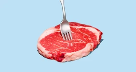 Безопасно ли есть сырое мясо: от&nbsp;тартара и&nbsp;карпаччо до&nbsp;суши и&nbsp;севиче