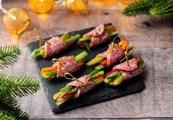 Рецепт «Канапе с&nbsp;салями»