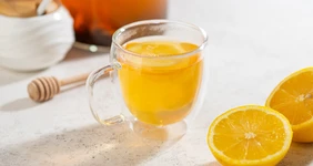 Чай с&nbsp;лимоном, имбирём и&nbsp;мёдом