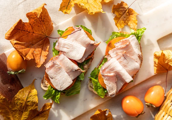 Рецепт «Бутерброд с&nbsp;индейкой и&nbsp;хурмой»