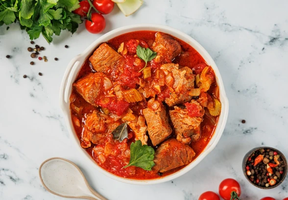 Рецепт «Гуляш из&nbsp;свинины с&nbsp;подливой»