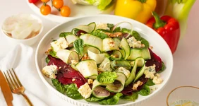 Карпаччо из&nbsp;свёклы с&nbsp;грецкими орехами