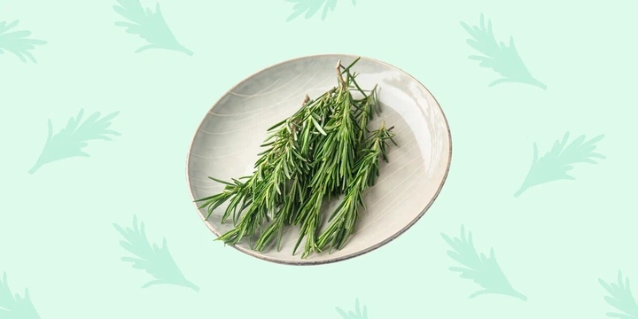 Спросили экспертов: чем полезен розмарин и&nbsp;поможет ли он при&nbsp;выпадении волос